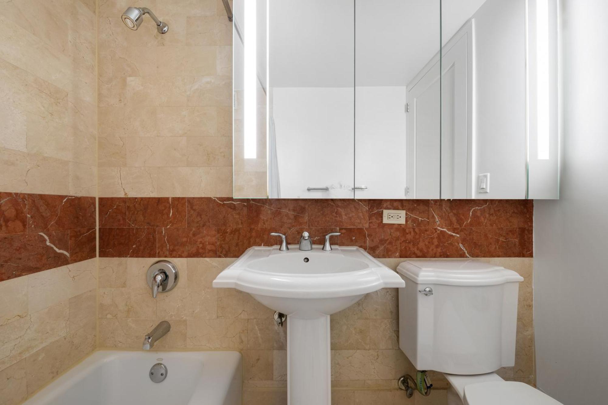 Global Luxury At The Marc Appartement